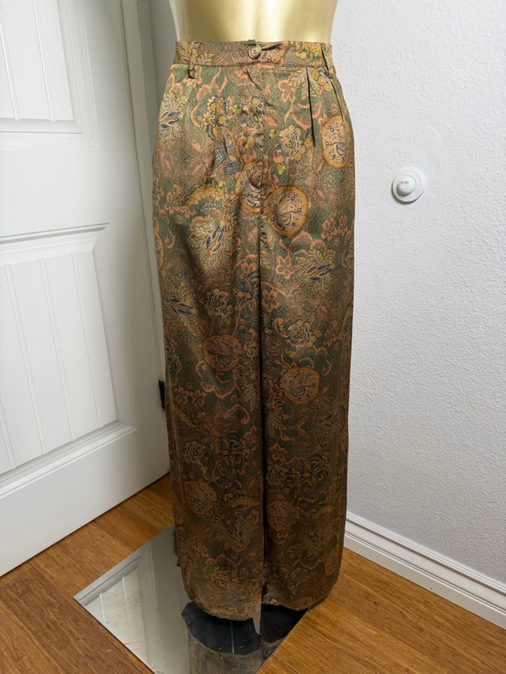 Lilyful High-Rise Wide Leg Brocade Pants in Olive Green S